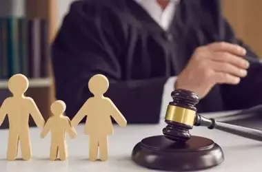 Divorce Fears Among Fathers Linked to Political Distrust