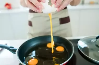 Egg Consumption Linked to Reduced Alzheimer's Risk in Older Adults