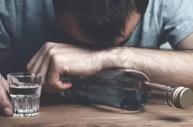 The Lingering Impact of Heavy Drinking on Cognitive Functioning in College Students
