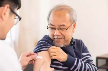 Shingles Vaccine Linked to Reduced Dementia Risk in Nursing Home Patients