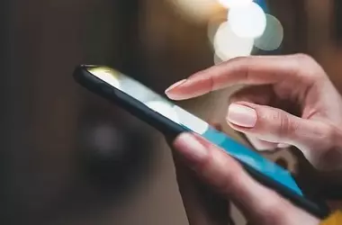 Understanding Neural Responses to Social Exclusion in Excessive Smartphone Users