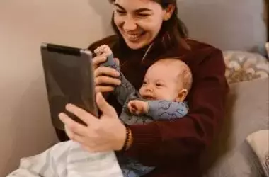 The Impact of Social Interaction Types on New Mothers' Emotional Well-being